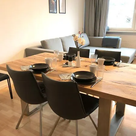 Lime Homes: Kueche, Balkon, Netflix *