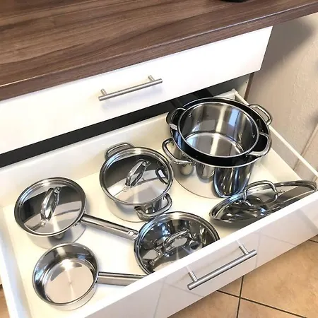 Lime Homes: Kueche, Balkon, Netflix *