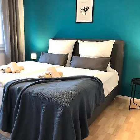 Lime Homes: Kueche, Balkon, Netflix Apartment